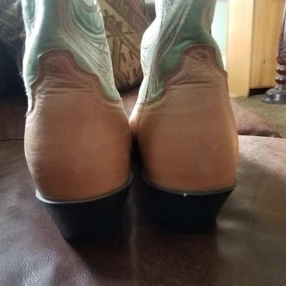 Ariat Womens boots - Picture 4 of 5